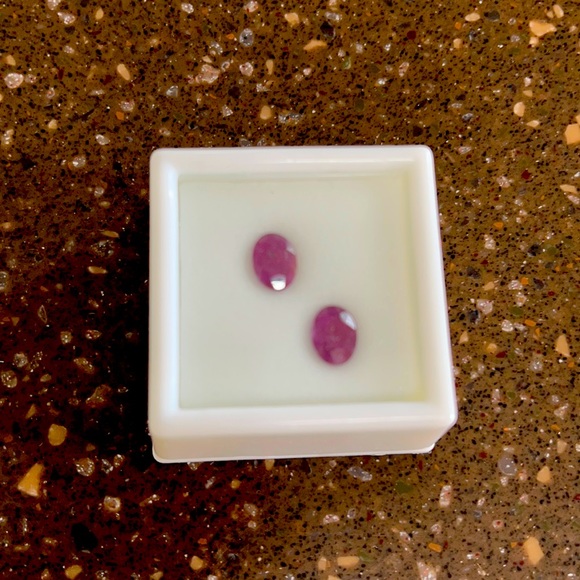 Ruby matching ovals - Picture 1 of 1